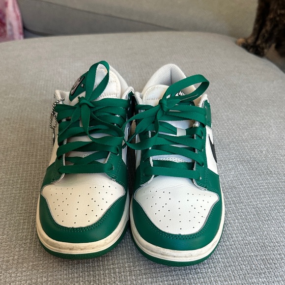 Nike Green and White Low-Top Sneakers - Picture 1 of 4
